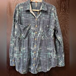 Free People lightweight shirt sz L